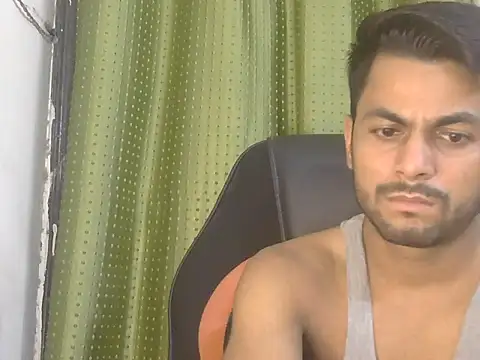 Snapshot of ursdreamperson chatting on 8, 7, 2026 ursdreamperson online show from 8, 7, 2026