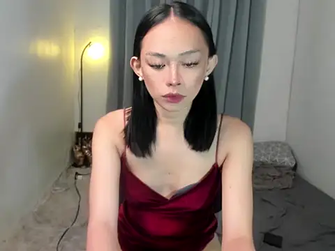 Mysterious tgirl online show from 19, 4, 2026