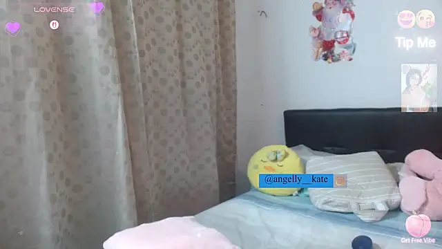 Snapshot of angelly__kate chatting on 4, 12, 2025 angelly kate online show from 4, 12, 2025