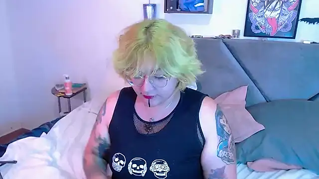 Snapshot of XxGreenGoodxX chatting on 2, 2, 2026 XxGreenGoodxX online show from 2, 2, 2026