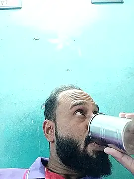 Snapshot of amitkumarkangra chatting on 8, 11, 2025 amitkumarkangra online show from 8, 11, 2025