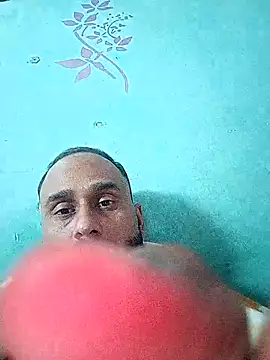 Snapshot of amitkumarkangra chatting on 25, 11, 2025 amitkumarkangra online show from 25, 11, 2025