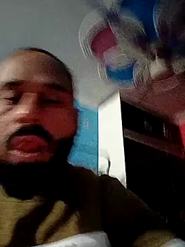 Snapshot of amitkumarkangra chatting on 27, 11, 2025 amitkumarkangra online show from 27, 11, 2025