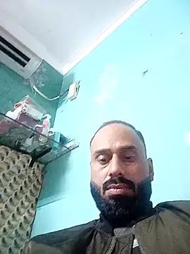 Snapshot of amitkumarkangra chatting on 27, 11, 2025 amitkumarkangra online show from 27, 11, 2025