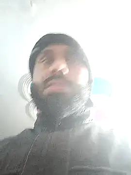 Snapshot of amitkumarkangra chatting on 28, 11, 2025 amitkumarkangra online show from 28, 11, 2025