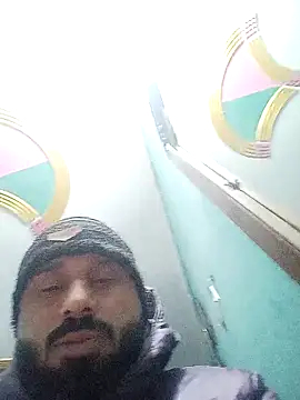 Snapshot of amitkumarkangra chatting on 2, 12, 2025 amitkumarkangra online show from 2, 12, 2025