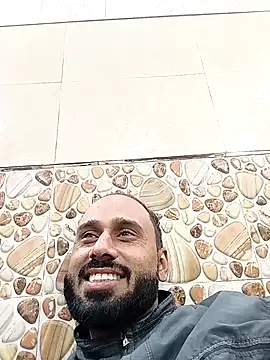 Snapshot of amitkumarkangra chatting on 14, 12, 2025 amitkumarkangra online show from 14, 12, 2025