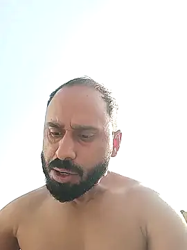 Snapshot of amitkumarkangra chatting on 16, 12, 2025 amitkumarkangra online show from 16, 12, 2025