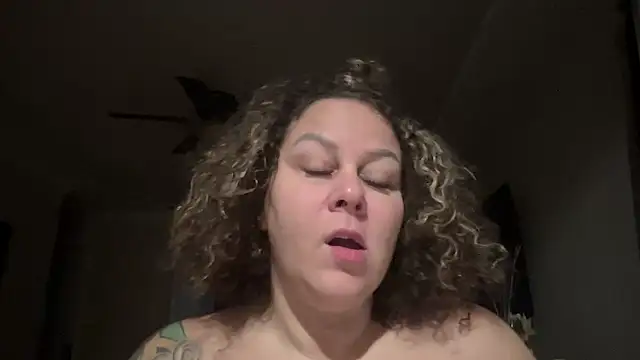 Snapshot of number1slut chatting on 21, 11, 2025 number1slut online show from 21, 11, 2025