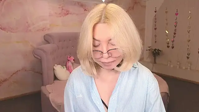 Wendy Waves online show from 18, 10, 2025