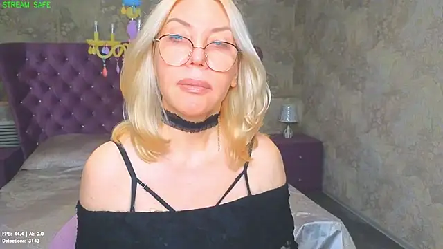 Snapshot of Wendy_Waves chatting on 4, 8, 2026 Wendy Waves online show from 4, 8, 2026