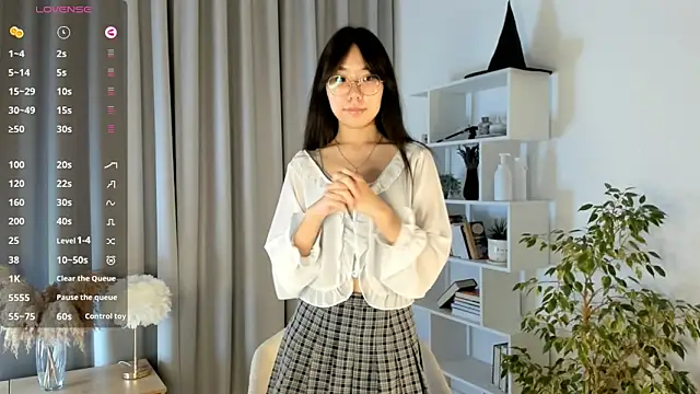 Snapshot of UdelaDodson chatting on 25, 10, 2025 UdelaDodson online show from 25, 10, 2025