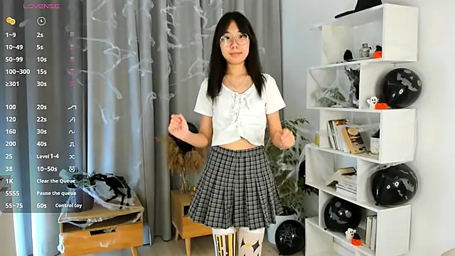 Snapshot of UdelaDodson chatting on 30, 10, 2025 UdelaDodson online show from 30, 10, 2025