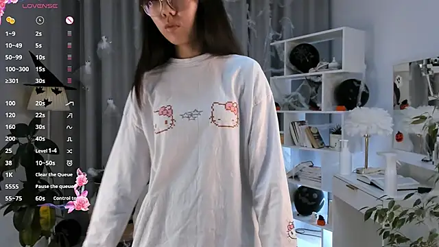 Snapshot of UdelaDodson chatting on 1, 11, 2025 UdelaDodson online show from 1, 11, 2025