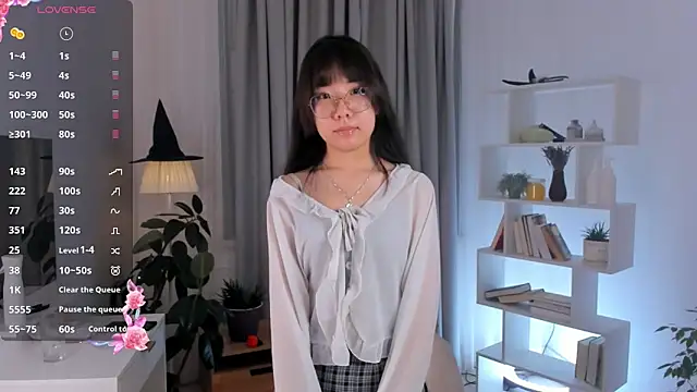 Snapshot of UdelaDodson chatting on 27, 11, 2025 UdelaDodson online show from 27, 11, 2025