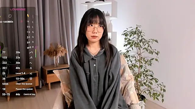 Snapshot of UdelaDodson chatting on 29, 11, 2025 UdelaDodson online show from 29, 11, 2025