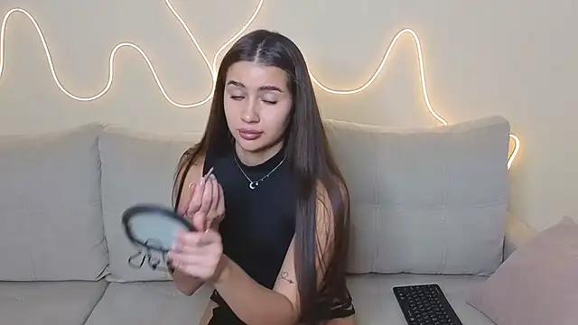 KathrynBrooks online show from 17, 11, 2025