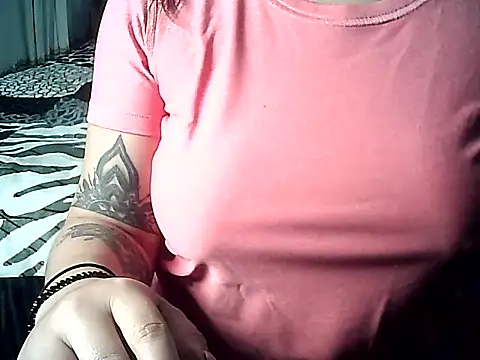 FallsForHerSmile online show from 11, 9, 2025