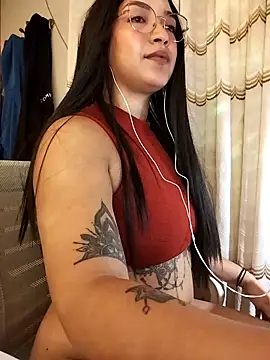 FallsForHerSmile online show from 14, 4, 2026