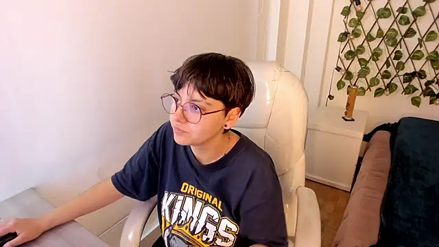 Nathaly ds online show from 12, 11, 2025