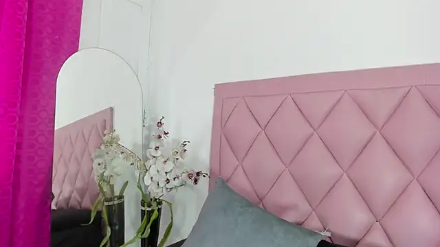 dakota roussee online show from 17, 4, 2026