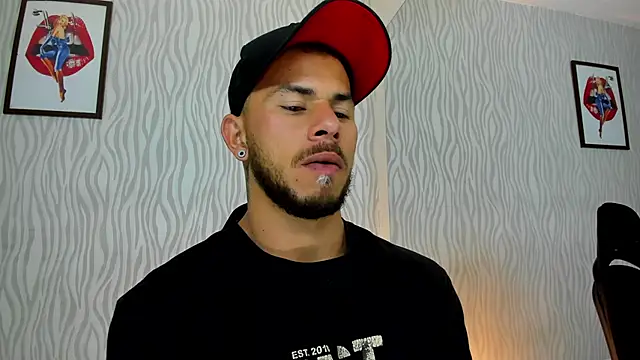 Snapshot of dylan_jacobx chatting on 31, 10, 2025 dylan jacobx online show from 31, 10, 2025