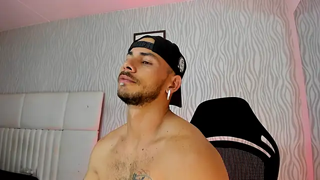 Snapshot of dylan_jacobx chatting on 2, 12, 2025 dylan jacobx online show from 2, 12, 2025