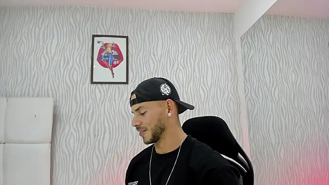 Snapshot of dylan_jacobx chatting on 13, 12, 2025 dylan jacobx online show from 13, 12, 2025