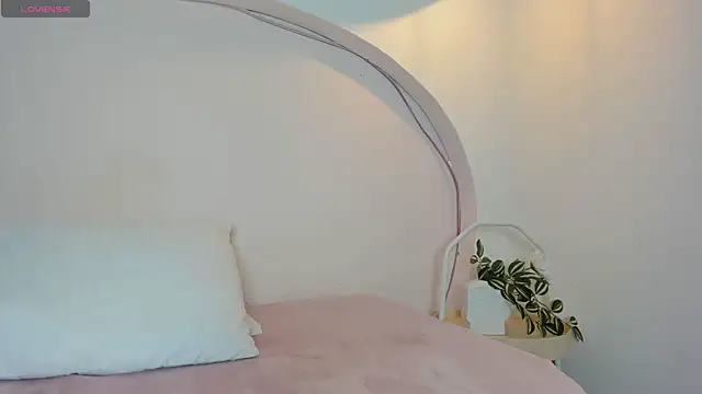 sweetluu  online show from 24, 9, 2025