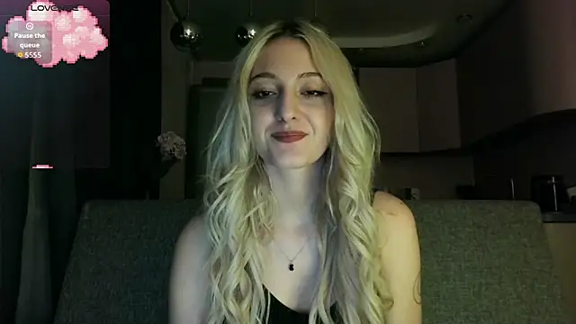 white liillyy online show from 8, 9, 2025