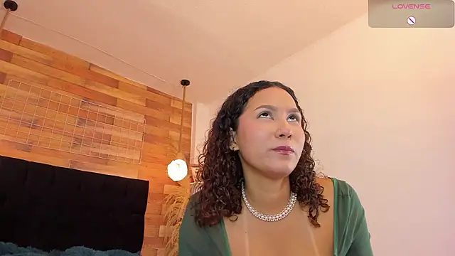 Snapshot of Emily_brown04 chatting on 15, 11, 2025 Emily brown04 online show from 15, 11, 2025