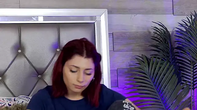 LunaHart online show from 5, 4, 2026