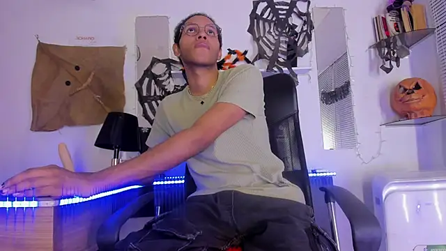 Snapshot of DEAMOL chatting on 27, 10, 2025 DEAMOL online show from 27, 10, 2025