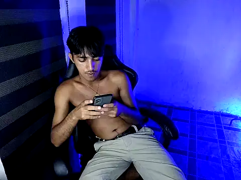 Snapshot of RowyCam chatting on 26, 6, 2026 RowyCam online show from 26, 6, 2026