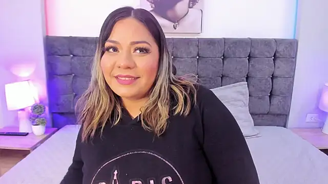 isabella horney  online show from 28, 9, 2025