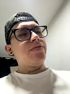 Snapshot of Kurtxxx22 chatting on 7, 11, 2025 Kurtxxx22 online show from 7, 11, 2025