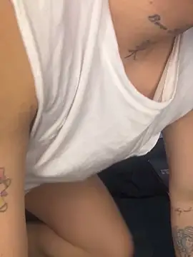 Snapshot of Kurtxxx22 chatting on 7, 11, 2025 Kurtxxx22 online show from 7, 11, 2025