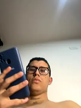 Snapshot of Kurtxxx22 chatting on 10, 11, 2025 Kurtxxx22 online show from 10, 11, 2025