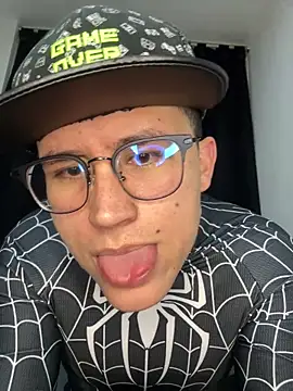 Snapshot of Kurtxxx22 chatting on 16, 12, 2025 Kurtxxx22 online show from 16, 12, 2025