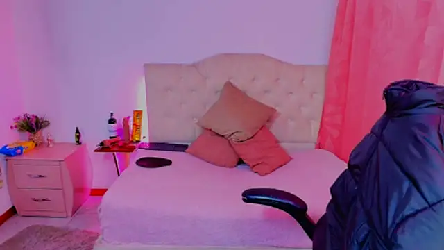 Snapshot of lailahdark chatting on 9, 11, 2025 lailahdark online show from 9, 11, 2025