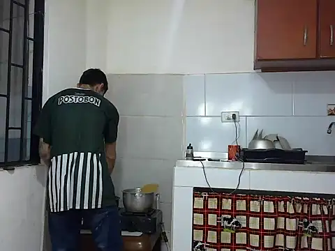 Snapshot of MeganAndMax@xh chatting on 12, 11, 2025 MeganAndMaxxh online show from 12, 11, 2025