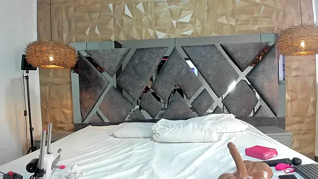 Selene  Lopez  online show from 19, 4, 2026