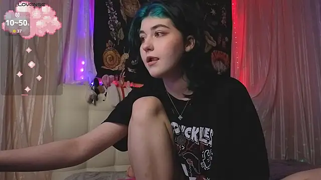 Snapshot of Miko_Meow chatting on 15, 9, 2025 Miko Meow online show from 15, 9, 2025