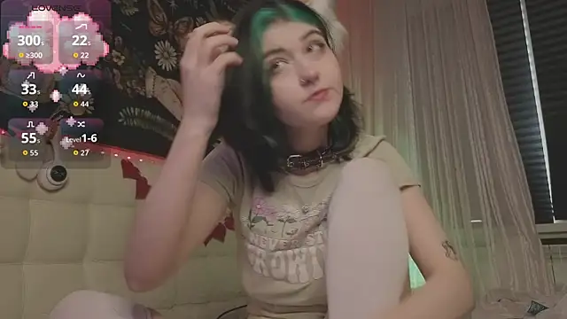 Snapshot of Miko_Meow chatting on 2, 10, 2025 Miko Meow online show from 2, 10, 2025