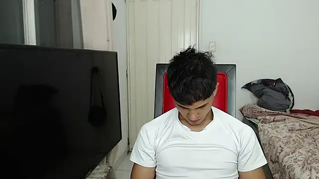 Snapshot of Alex_mojica chatting on 4, 11, 2025 Alex mojica online show from 4, 11, 2025