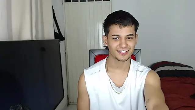 Snapshot of Alex_mojica chatting on 8, 11, 2025 Alex mojica online show from 8, 11, 2025