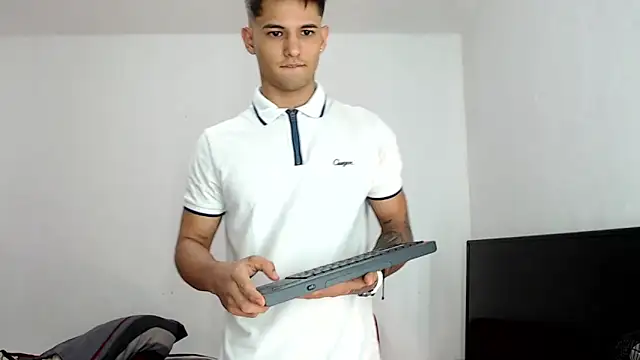 Snapshot of Alex_mojica chatting on 14, 12, 2025 Alex mojica online show from 14, 12, 2025