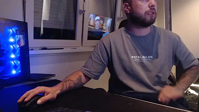 Snapshot of billybeerNL chatting on 8, 9, 2025 billybeerNL online show from 8, 9, 2025