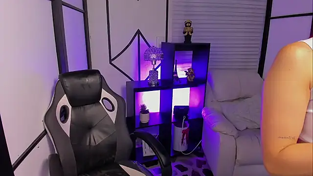 NahomiRichards  online show from 11, 9, 2025