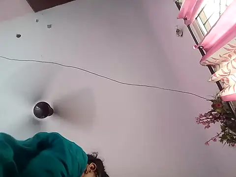 Snapshot of thanusi_2 chatting on 15, 9, 2025 thanusi 2 online show from 15, 9, 2025